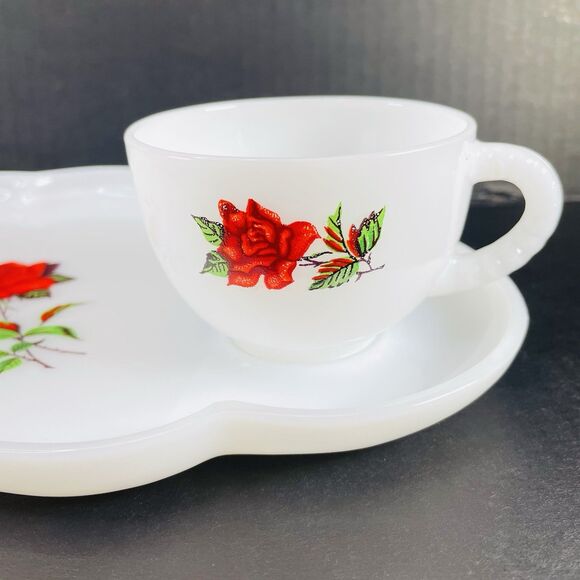 2 Sets Vintage Federal Milk Glass Rosecrest Decorative Snack Set Cup and Tray - Picture 3 of 10